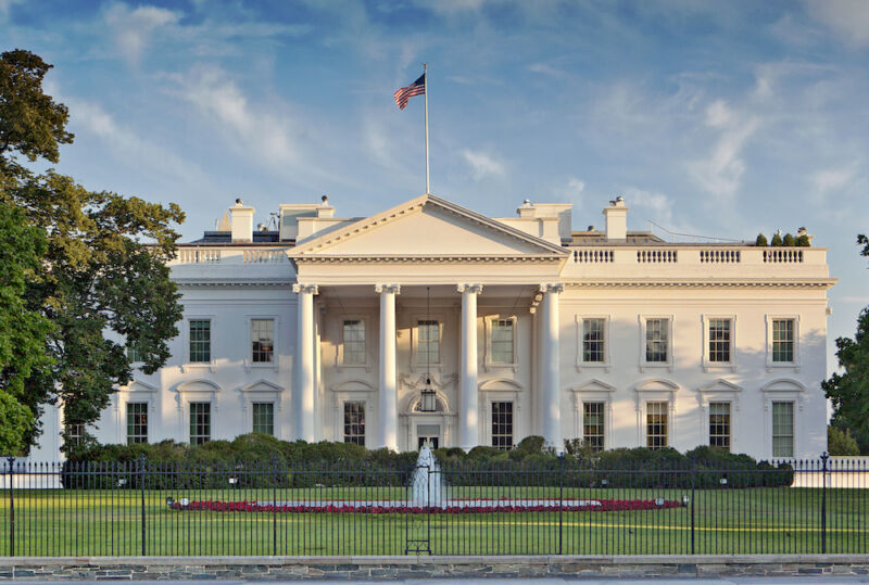 US White House during the day time.