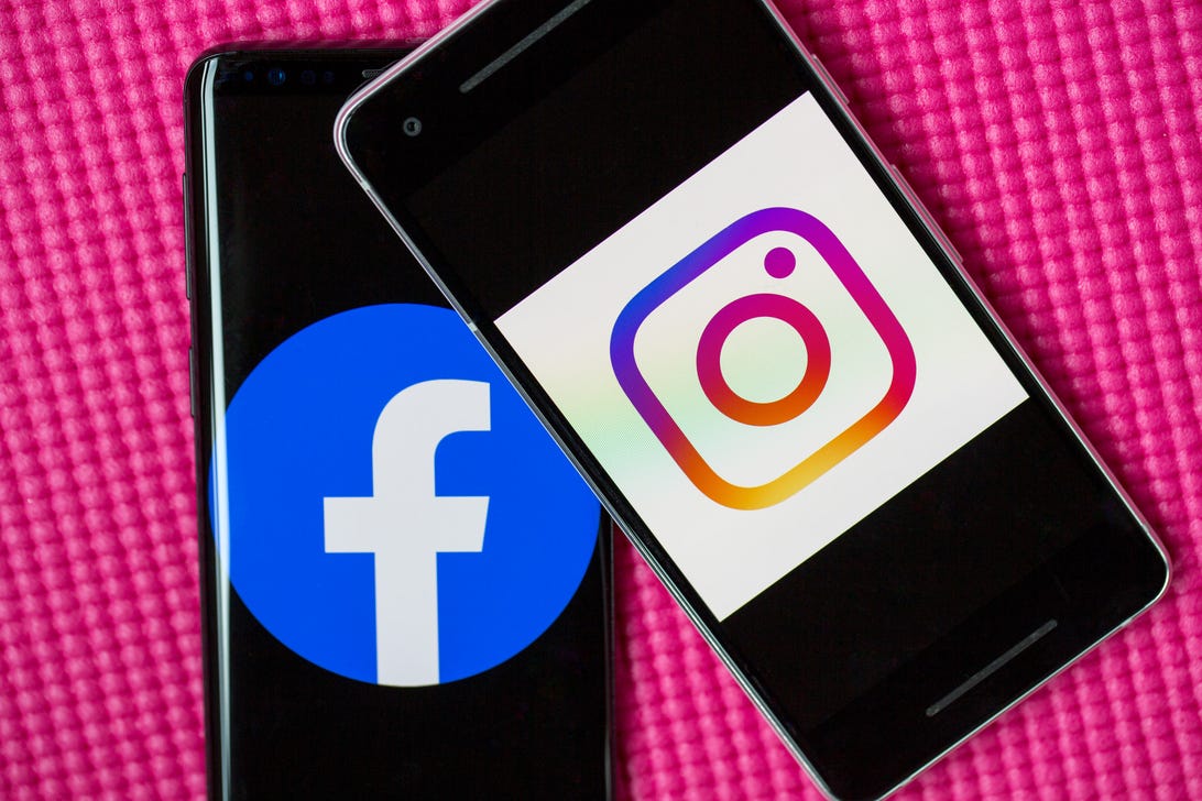 facebook-instagram-logos-phones-3